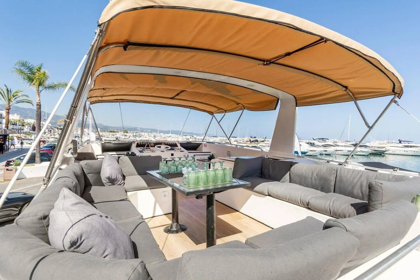 Live On A Luxury 65Ft Yacht In Duquesa- Estapona Villa Manilva