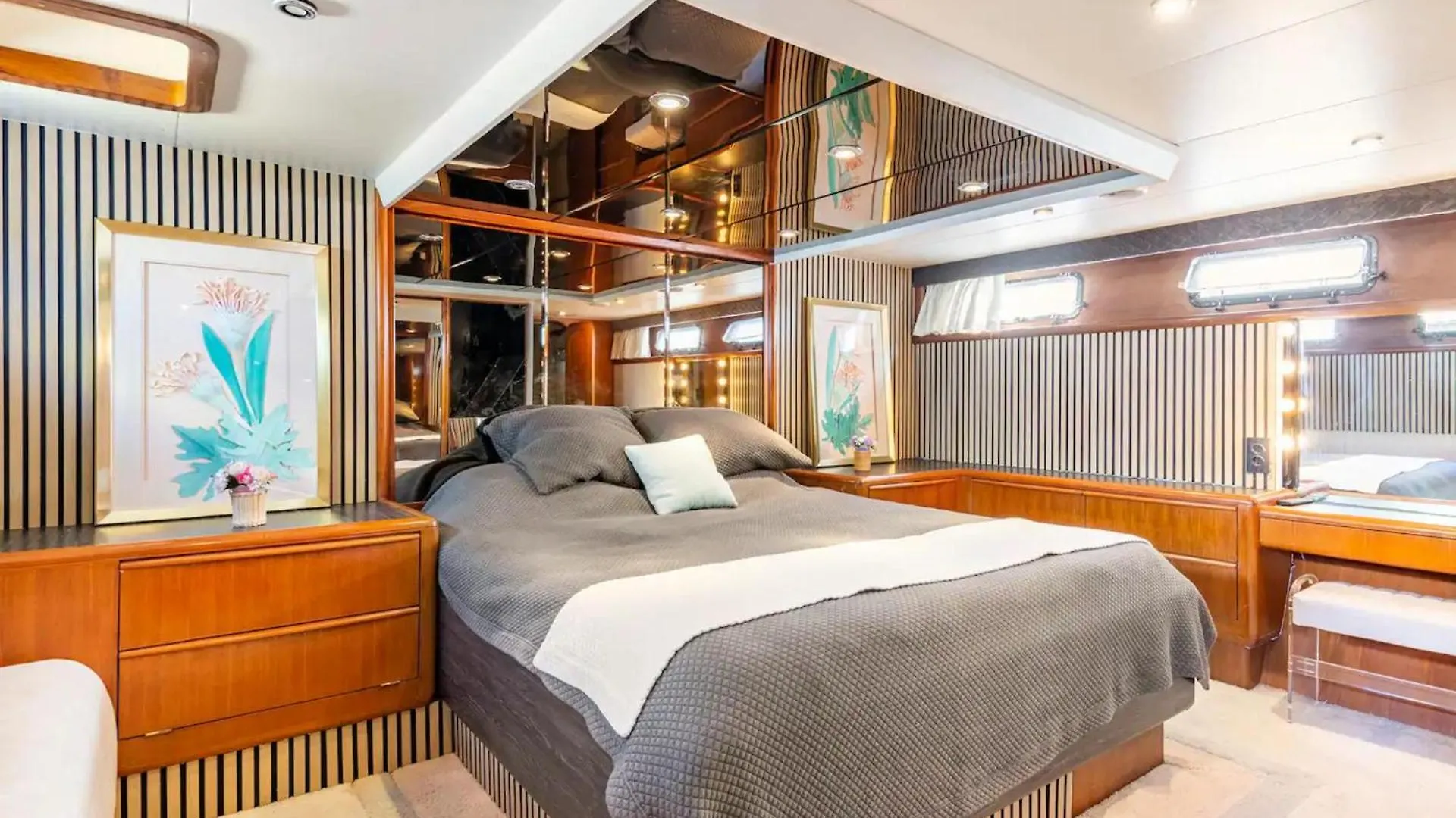 Live On A Luxury 65Ft Yacht In Duquesa- Estapona Villa Manilva Spain